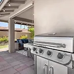 Luxe Central Scottsdale 4 Bdrm W Backyard Oasis